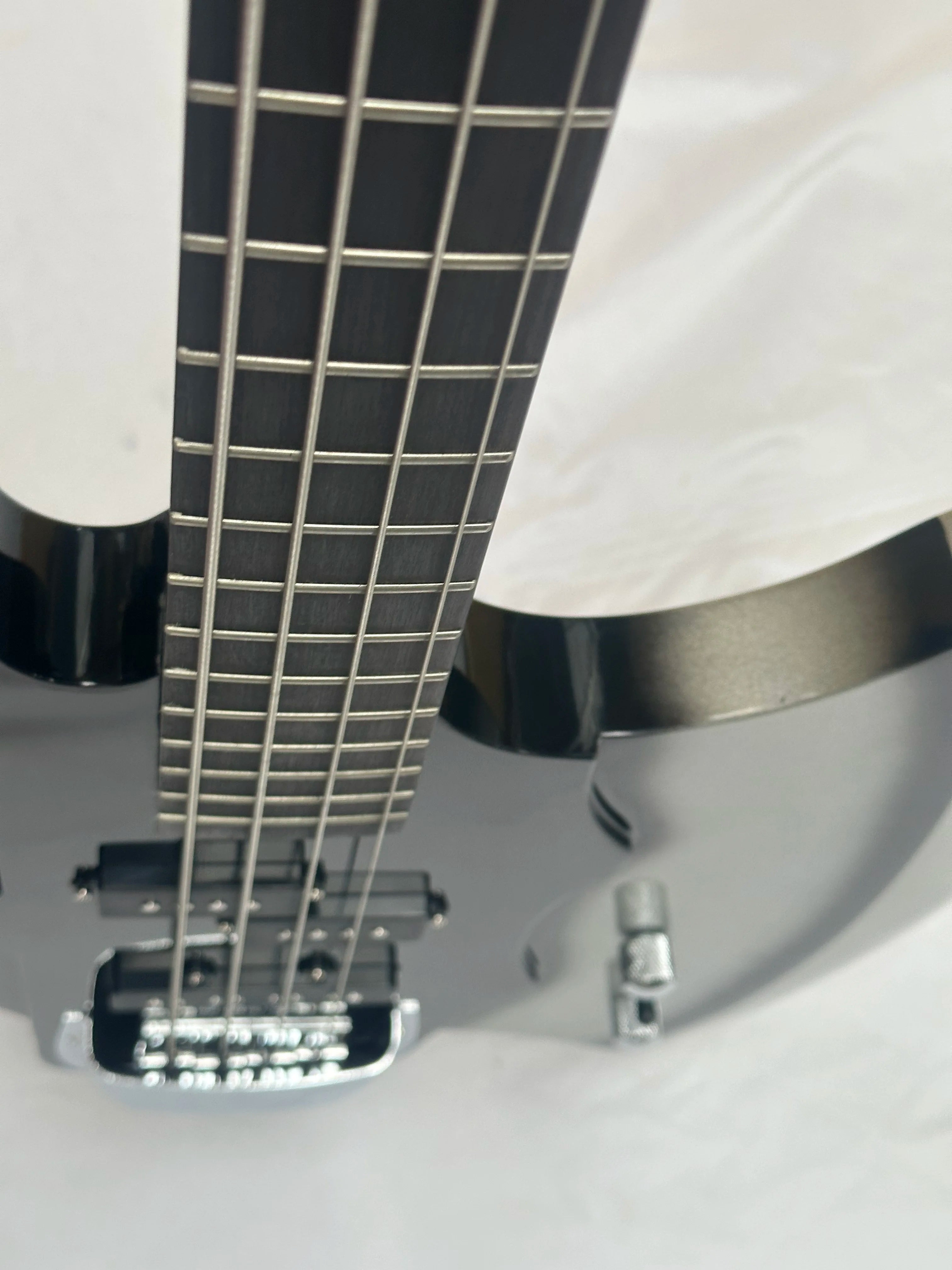 Gene Simmons Bass 4 strings Style Bass Axe Signiture guitars in stock Electric Guitarra