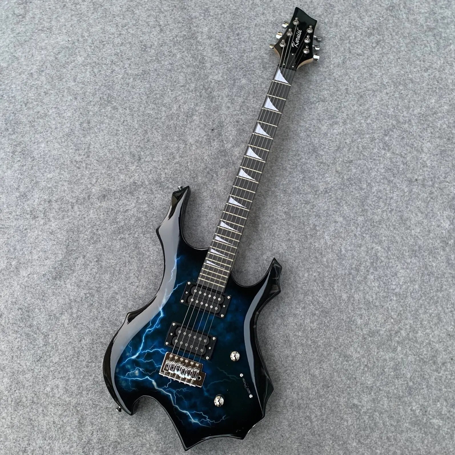 Striking Lightning Bolt Graphic Electric Guitar - Eye-Candy Rock Machine, Pro Setup Included