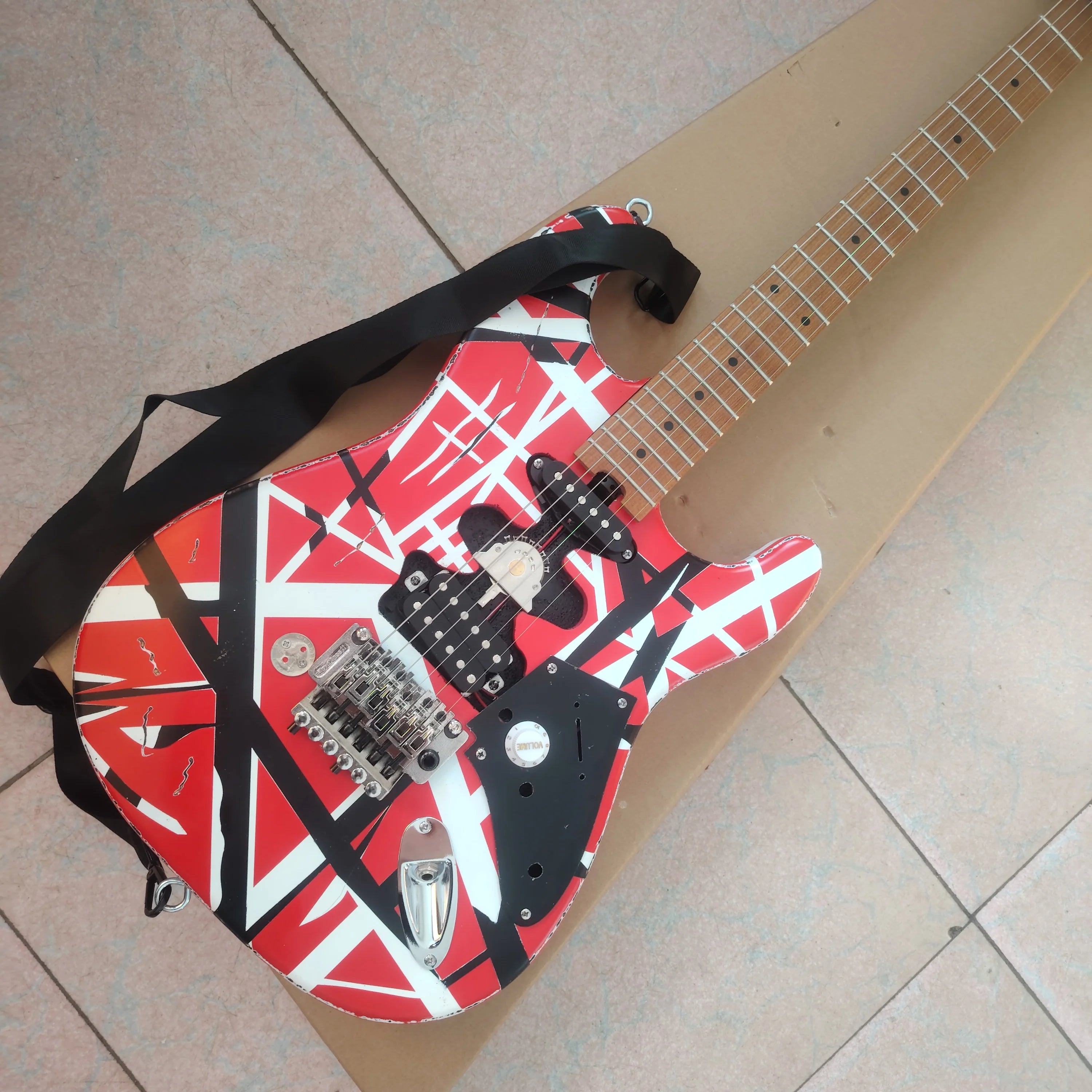 High quality Fan Hailun electric guitars processed in inventory relics, fast delivery from local warehouses in the United States