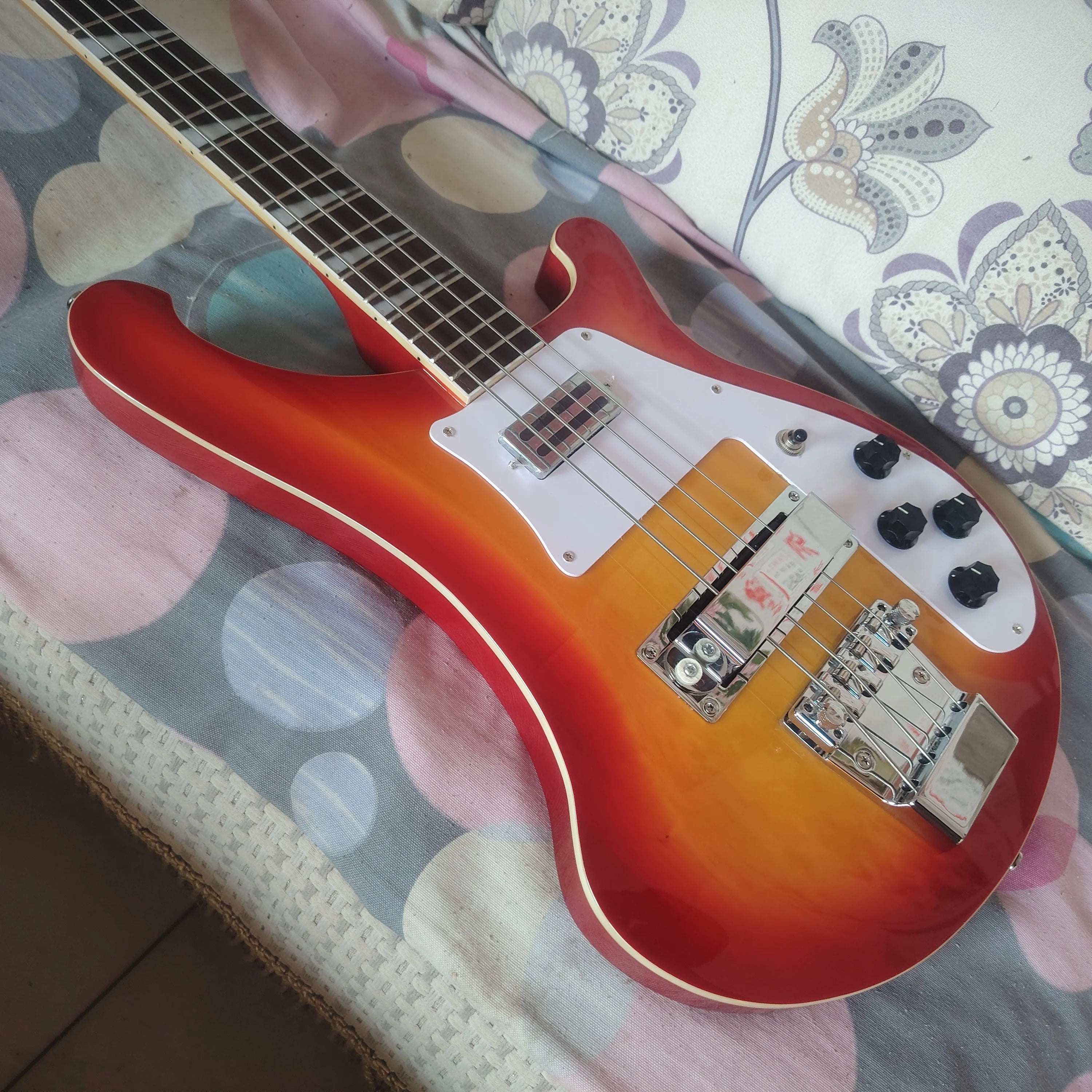 High quality 4-series BASS guitar, professional debugging, gift giving, shipped from local warehouse in the United States
