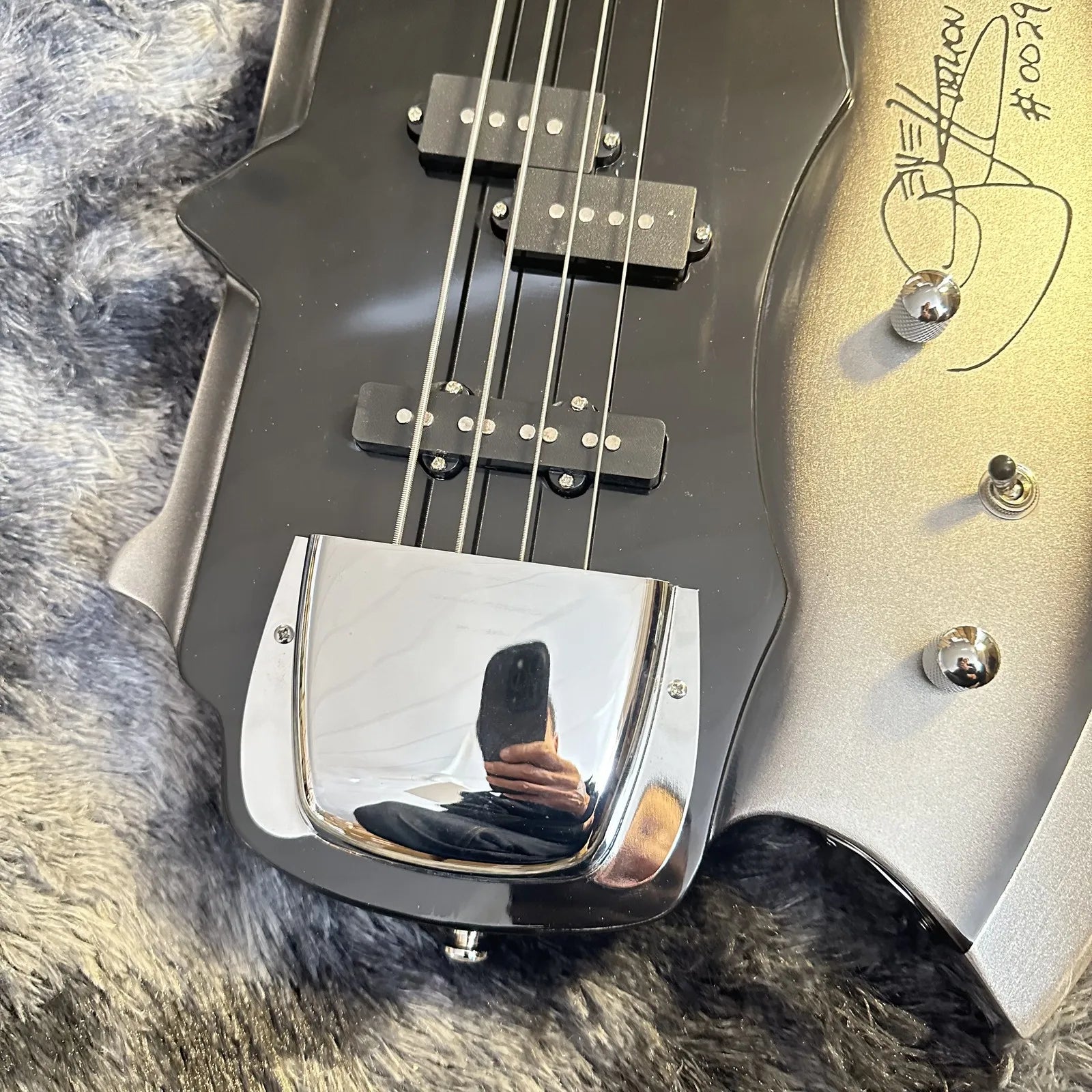 2025  Axe Bass Gene Simmons Guitar Bass Black 4 Strings