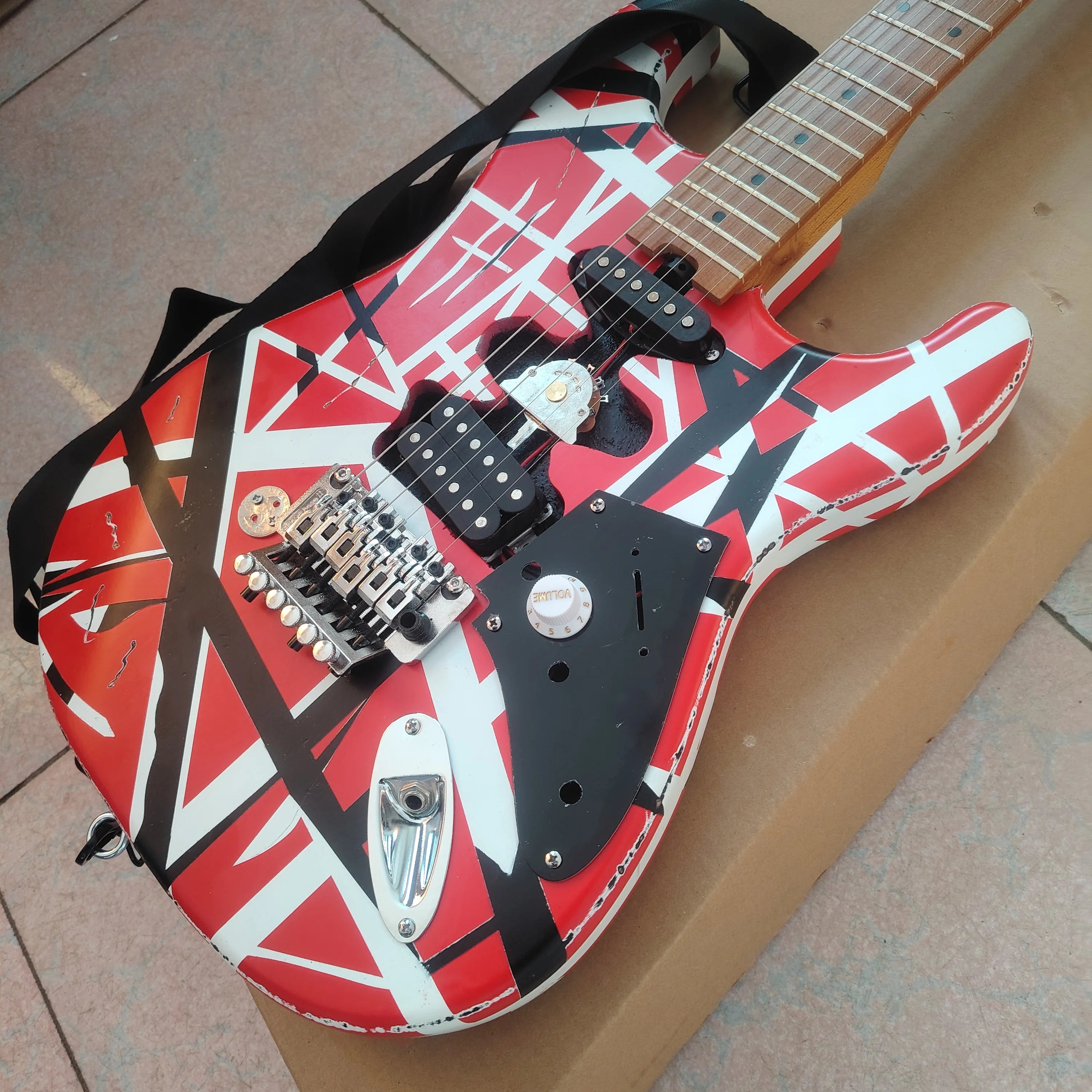 High quality Fan Hailun electric guitars processed in inventory relics, fast delivery from local warehouses in the United States
