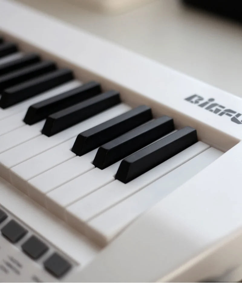 Guitar Electronic Piano Mini Keyboard 37-Key Rechargeable Children Electronic Keyboard Instruments Piano Back Shoulder Carrying