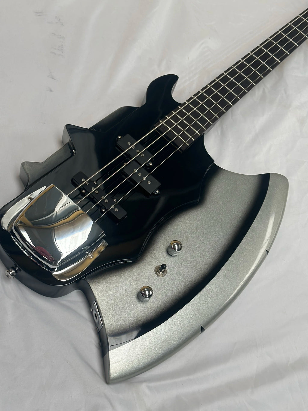 Gene Simmons Bass 4 strings Style Bass Axe Signiture guitars in stock Electric Guitarra